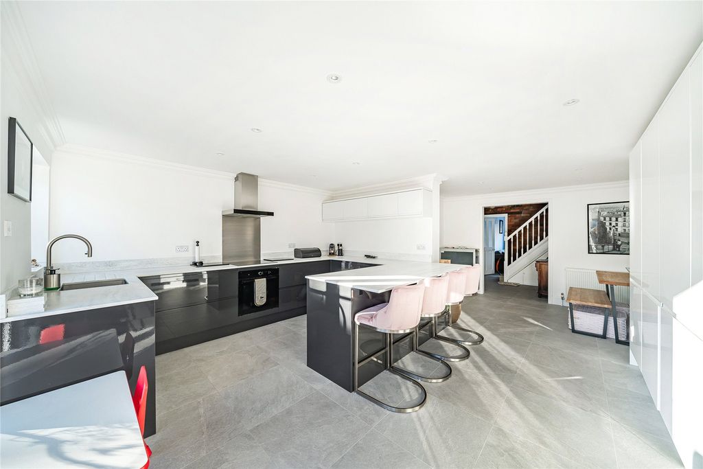 Property photo 1 of 18 Picture No. 17