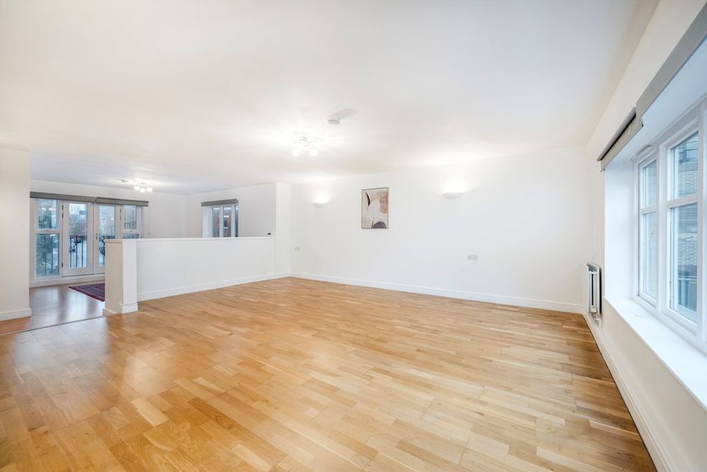 Property photo 1 of 5