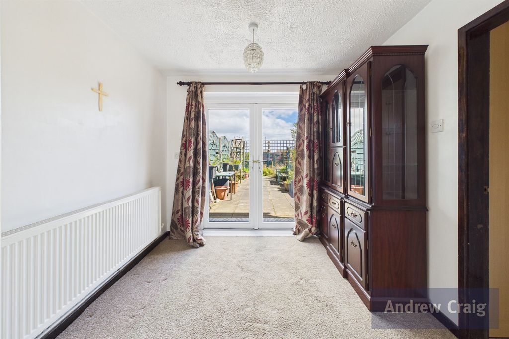 Property photo 3 of 10 Dining Room