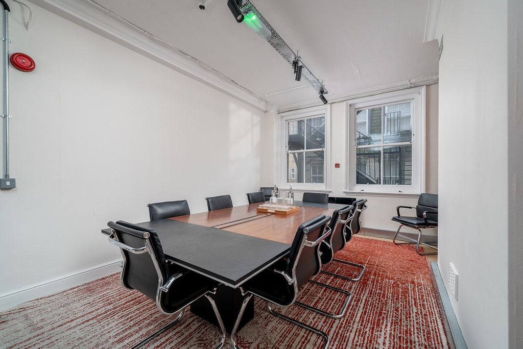 Property photo 3 of 8 Picture 3