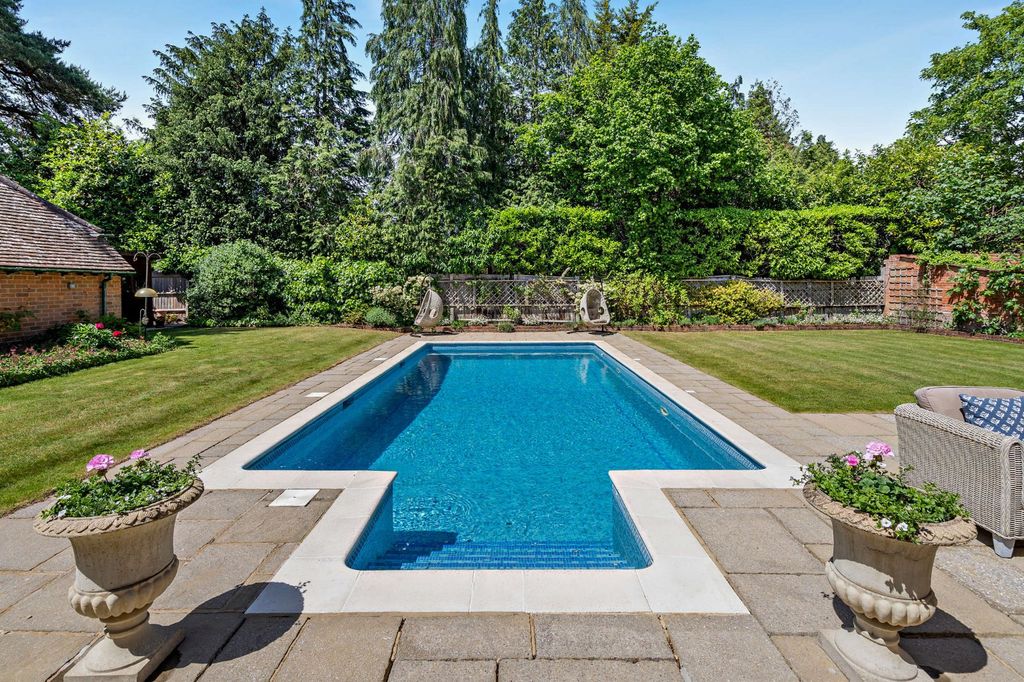 Property photo 2 of 18 Pool
