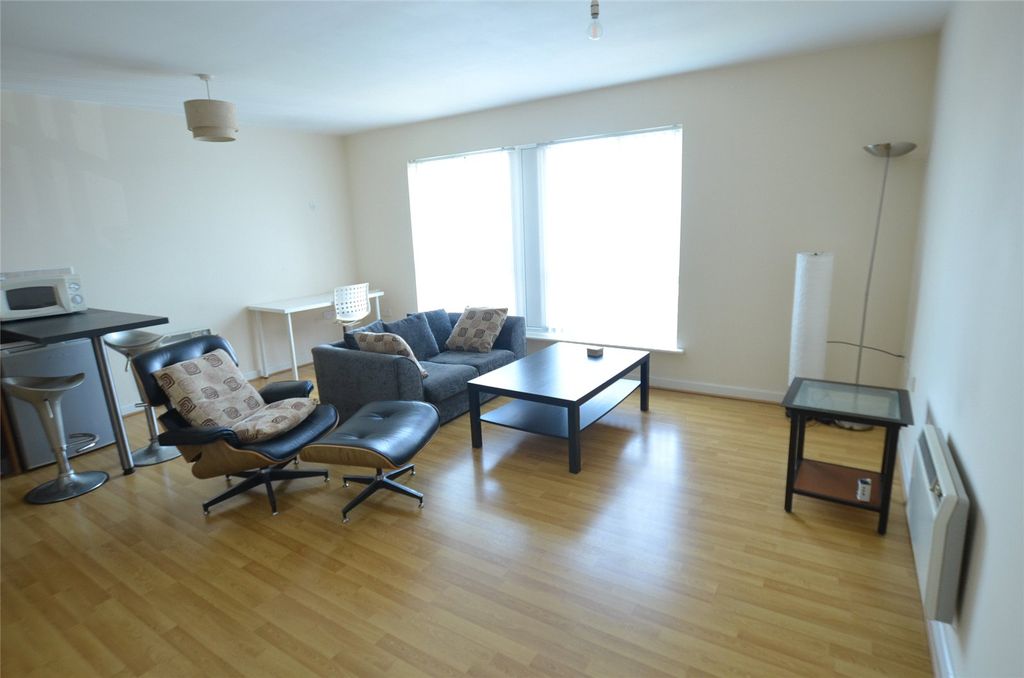 Property photo 2 of 8 Picture No. 10