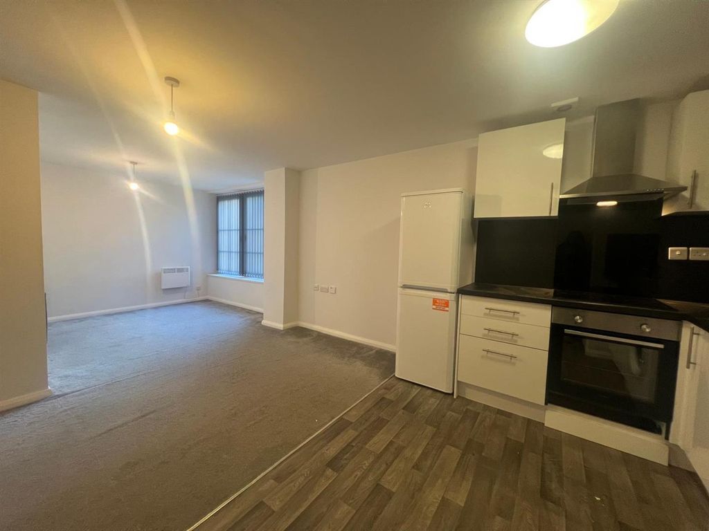 Property photo 3 of 7 Kitchen.Jpg