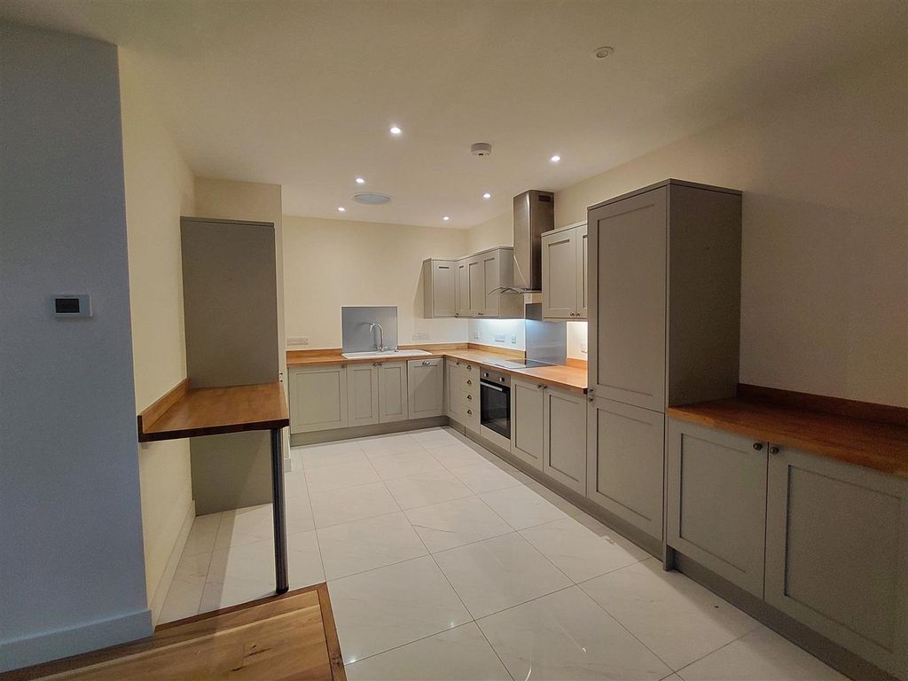 Property photo 2 of 8 20260108_093911.Jpg