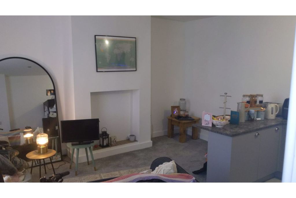 Property photo 2 of 11 Open Plan Living