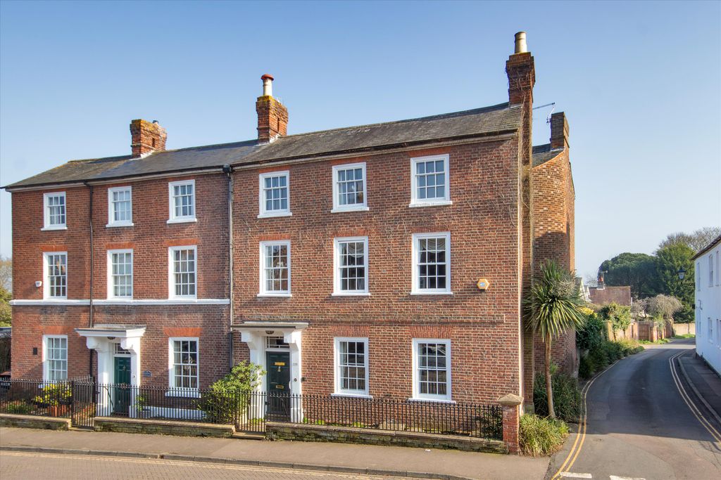 Property photo 1 of 17 Image