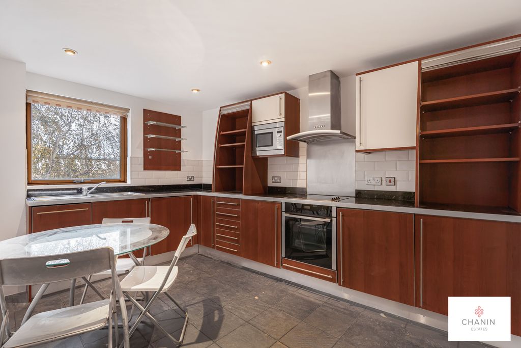 Property photo 2 of 17 Kitchen