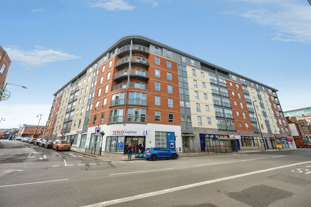 Property photo 1 of 20