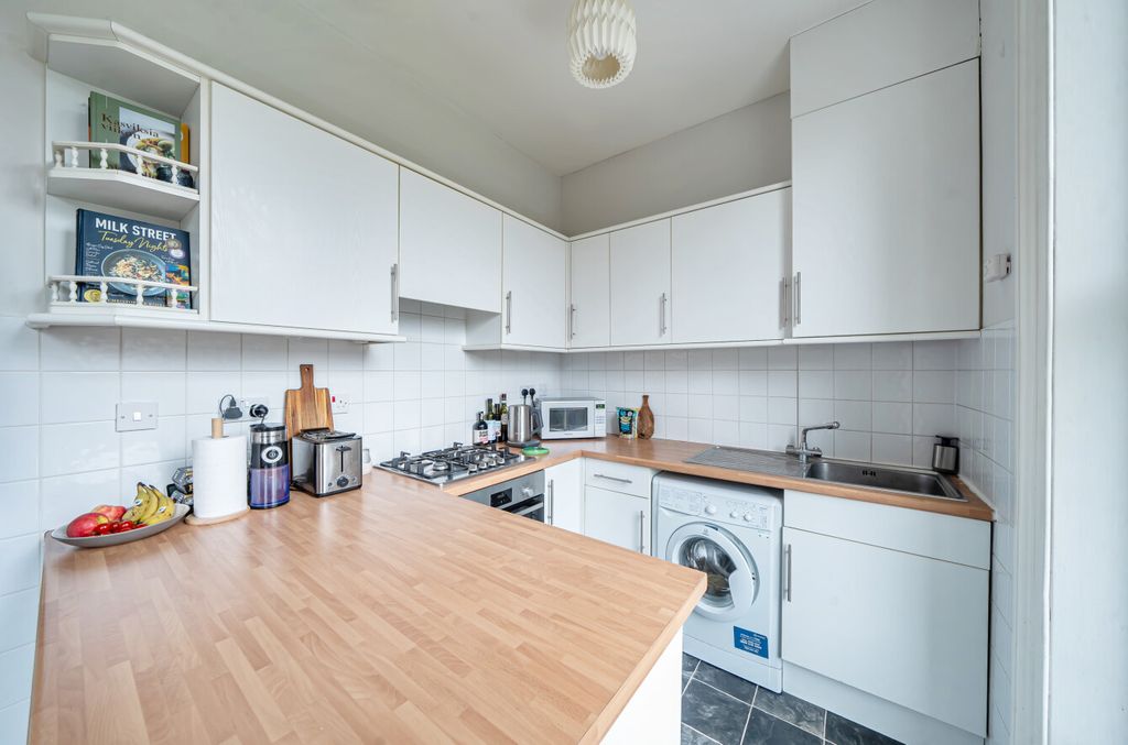 Property photo 3 of 16 1410863-7-698F1E2...