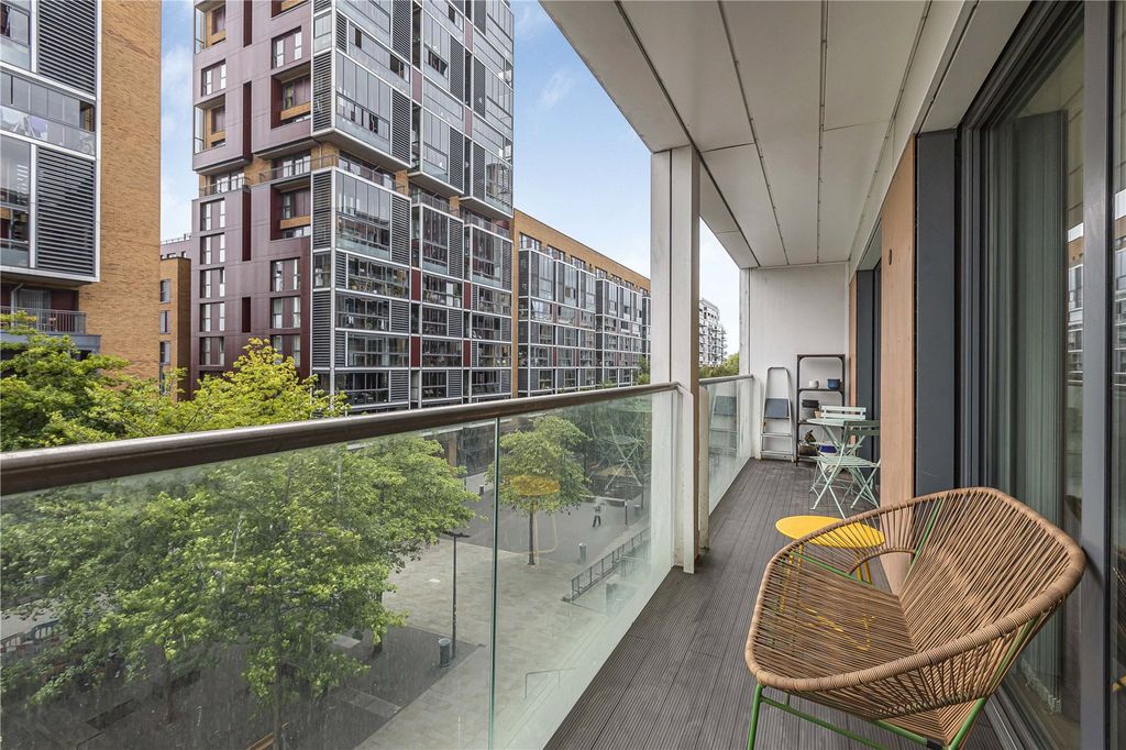 Property photo 3 of 23 Balcony