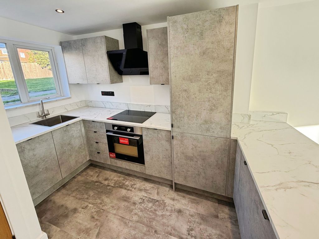 Property photo 3 of 11 Gallery