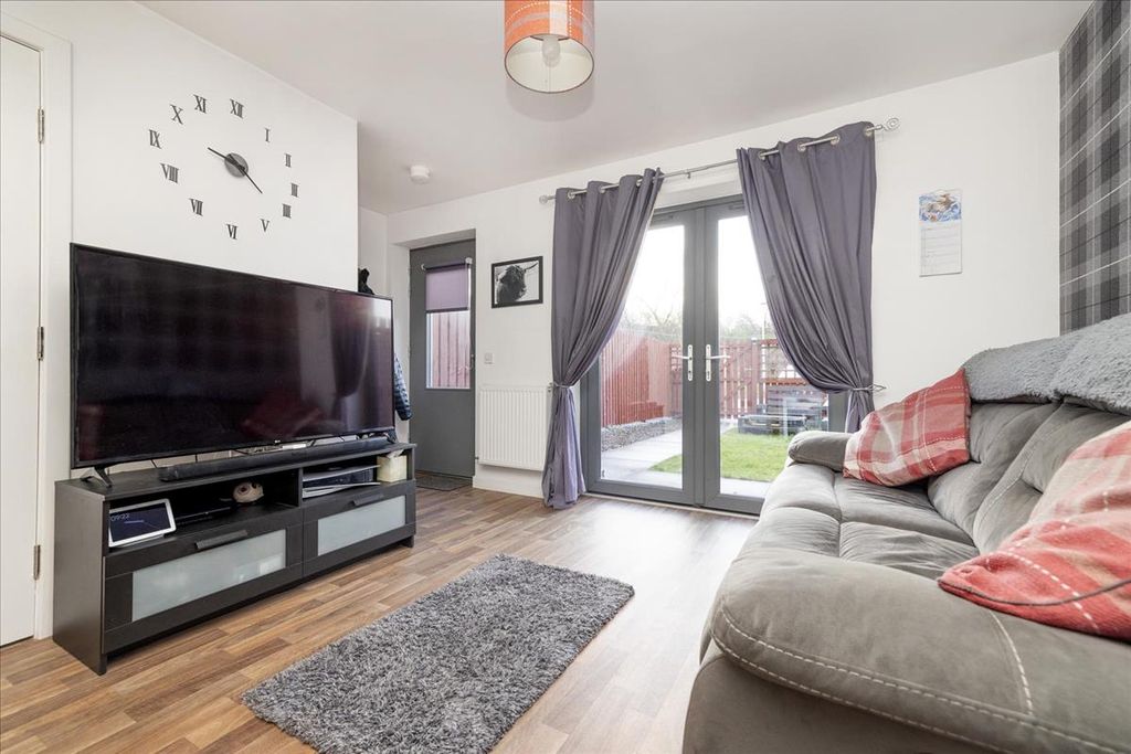 Property photo 3 of 21