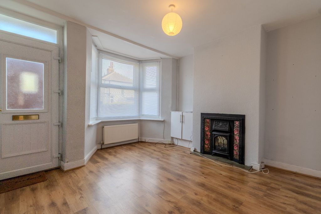 Property photo 2 of 10 5204694