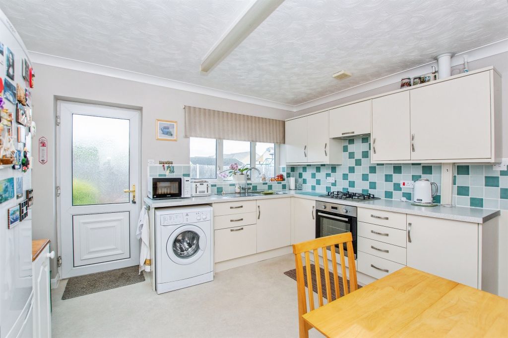Property photo 2 of 16