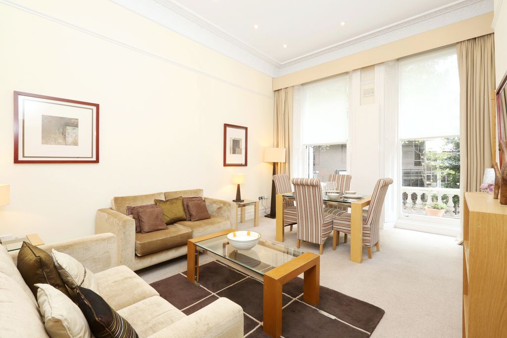 Property photo 1 of 8 Two Bedroom Terraced Flat To Rent