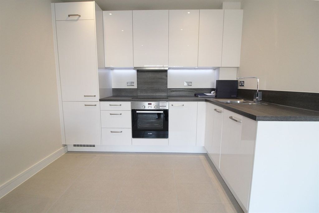 Property photo 3 of 6 Kitchen