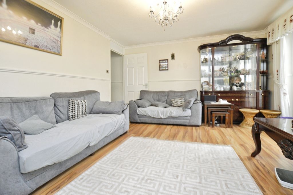 Property photo 3 of 24 Pbox-Img.Jpg