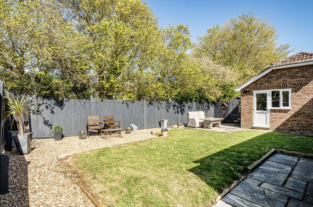 Property photo 2 of 23