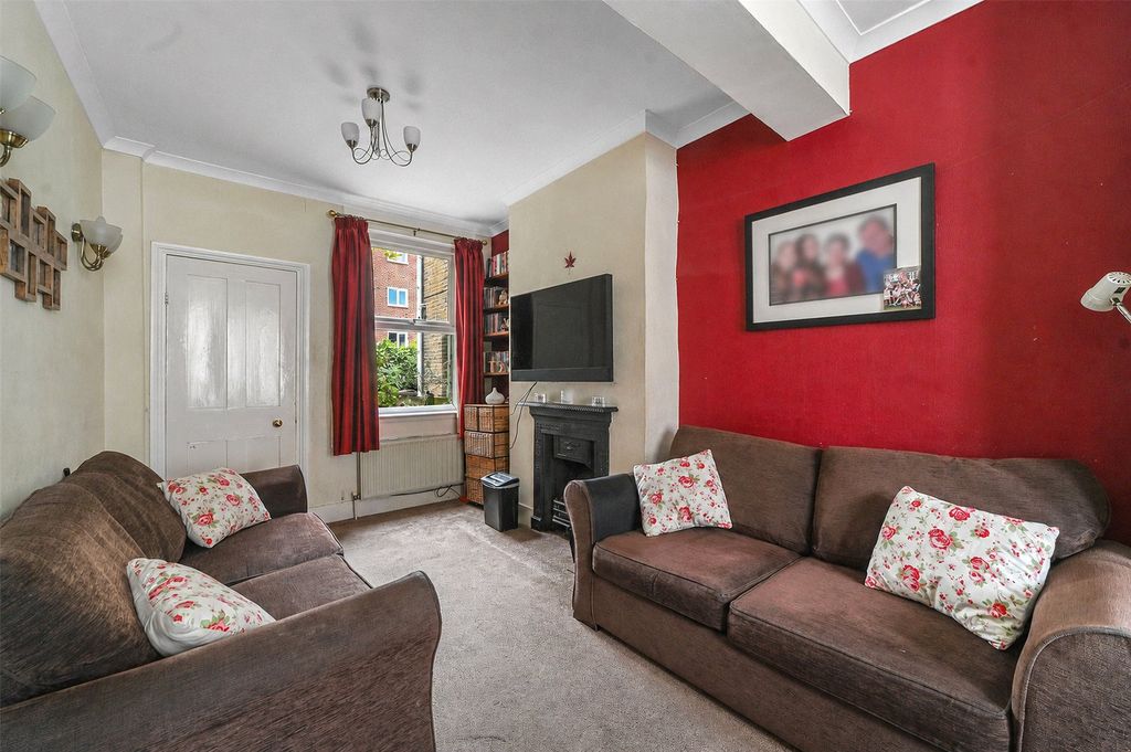 Property photo 2 of 17 Picture No. 30