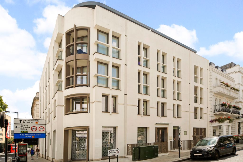 Property photo 2 of 18