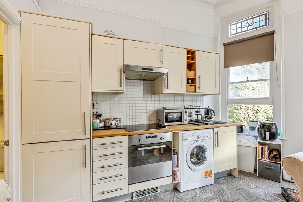 Property photo 3 of 11 Pbox-Img.Jpg