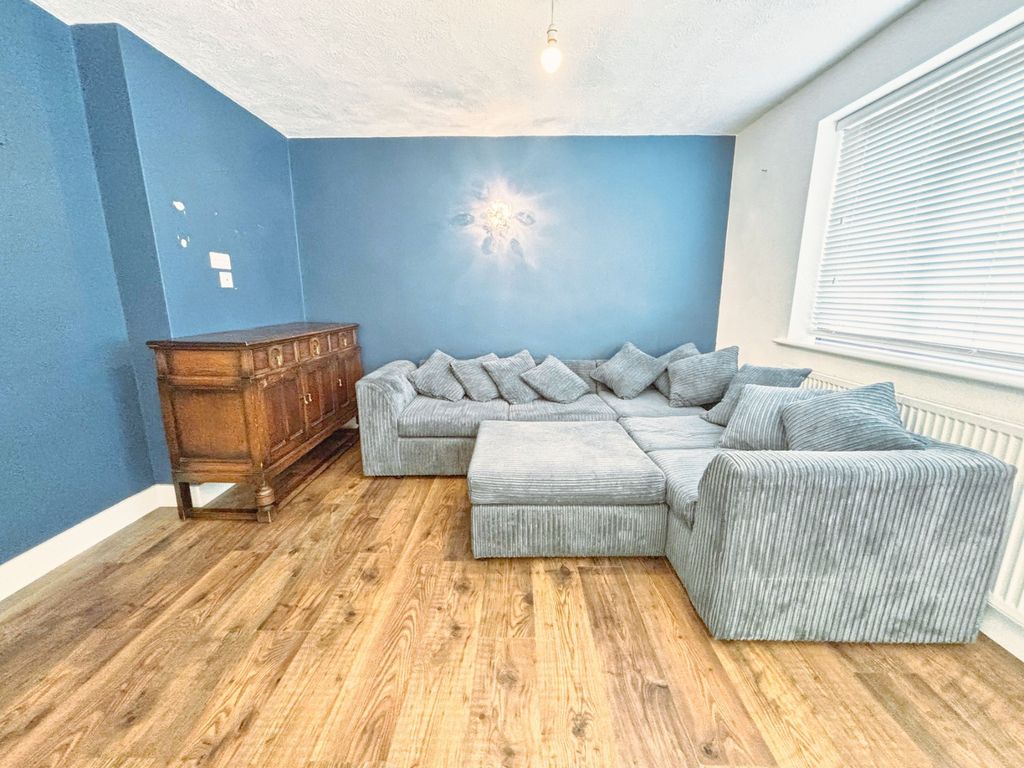 Property photo 3 of 11 Picture No. 04