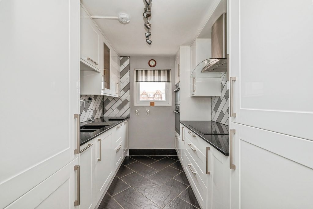 Property photo 3 of 14 Pbox-Img.Jpg