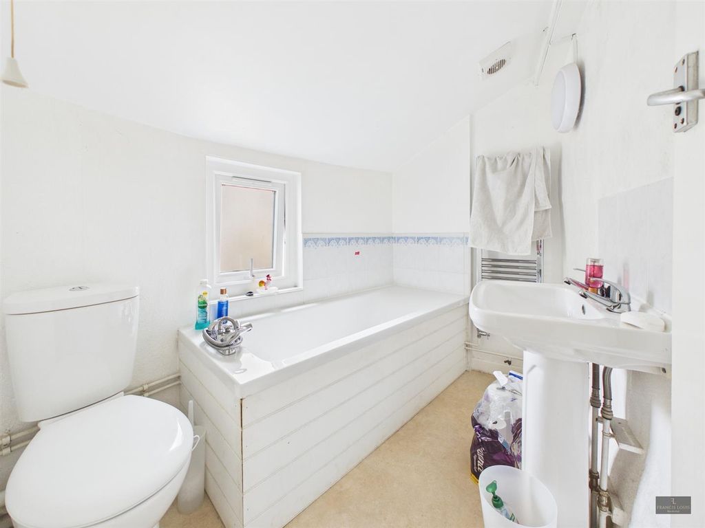 Property photo 2 of 4 Cam02887G0-Pr0638-Still006.Jpg