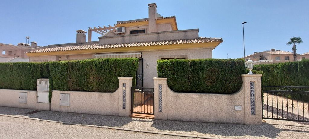 Property photo 3 of 35