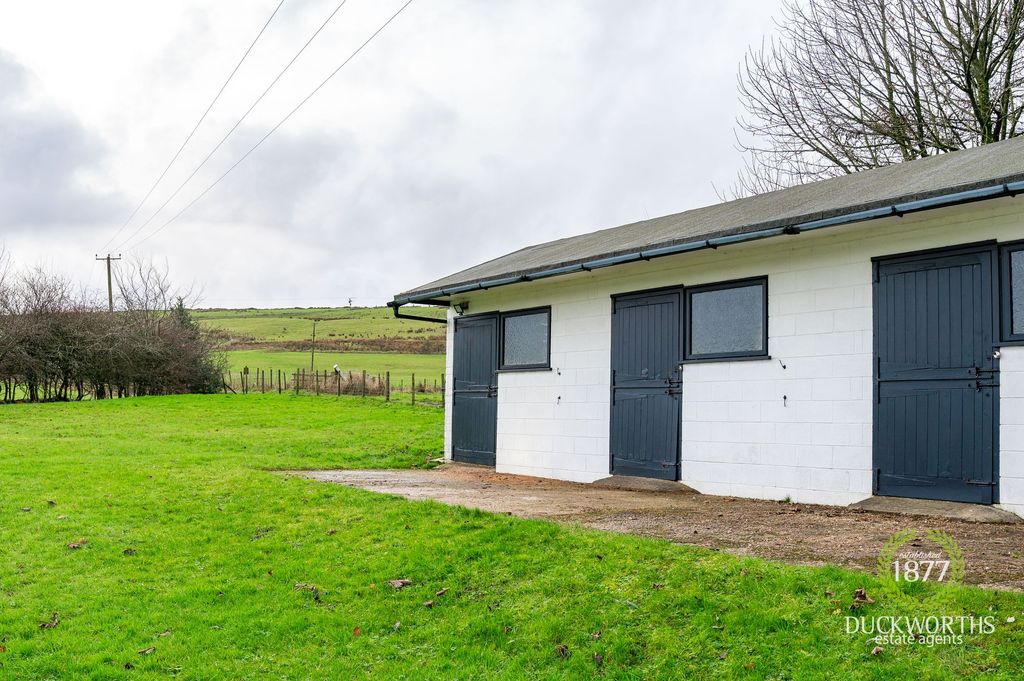 Property photo 3 of 54
