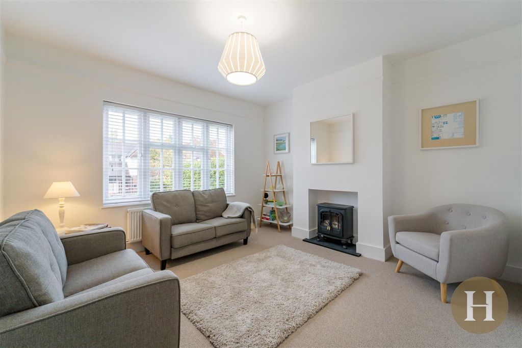 Property photo 3 of 46 Living Room