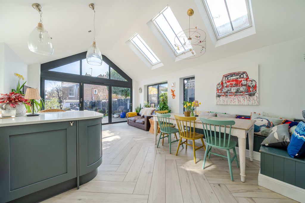 Property photo 1 of 4