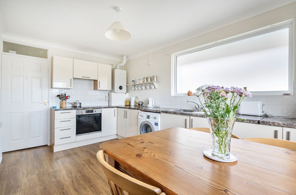 Property photo 3 of 23 3 - 1350745-15-68c2Ef...