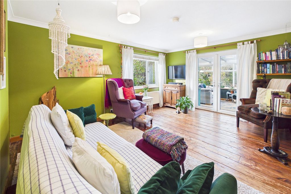 Property photo 2 of 25 Living Room