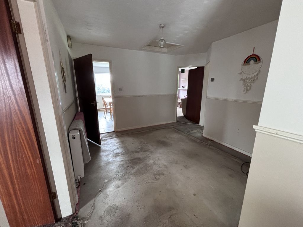 Property photo 3 of 22 Inner Hallway