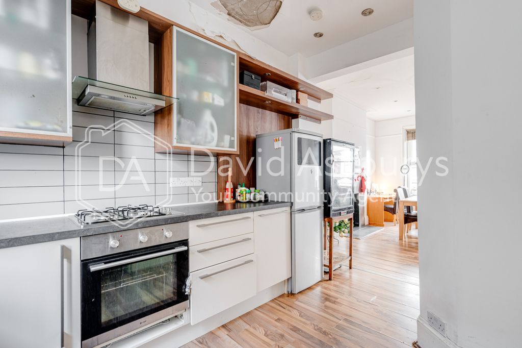 Property photo 3 of 14 Dsc01131Hdr-10