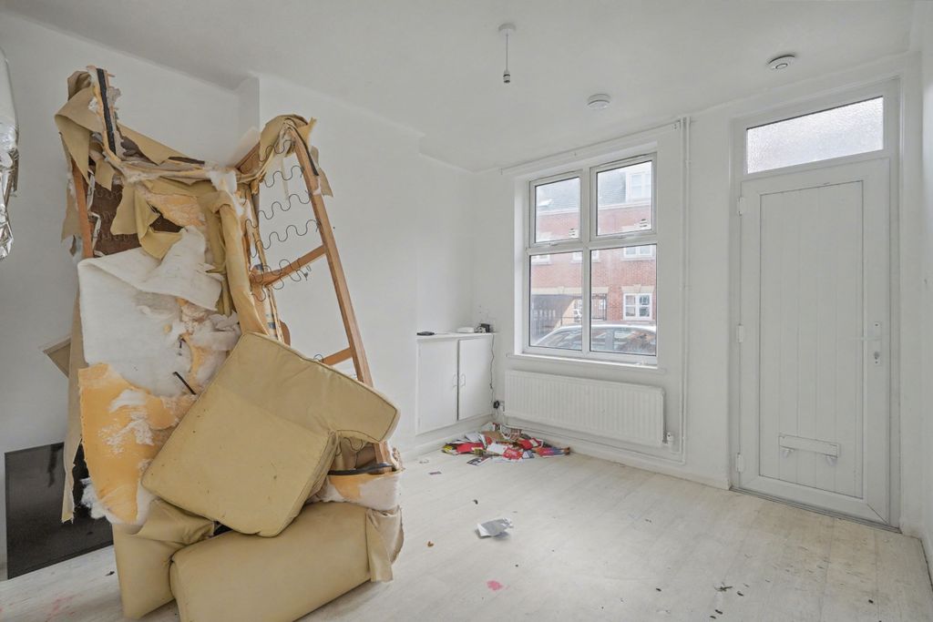 Property photo 2 of 17 94 Lansdowne Road, Leicester Le2 8Ar