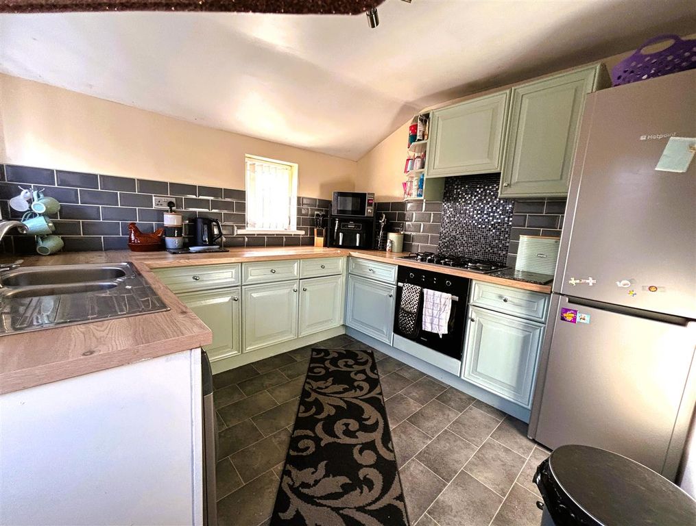 Property photo 2 of 17 Kitchen