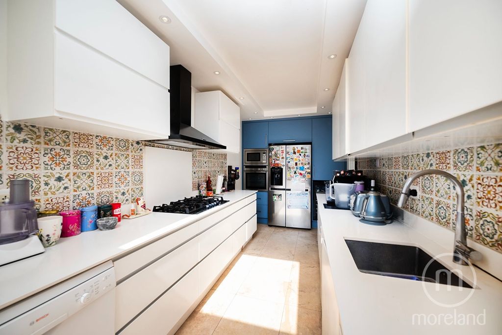 Property photo 3 of 19 6108492
