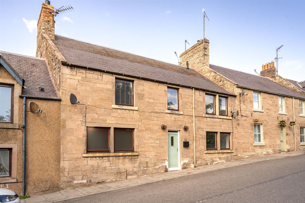 Property photo 1 of 7 17 Bridgeend Externals-2.Jpg