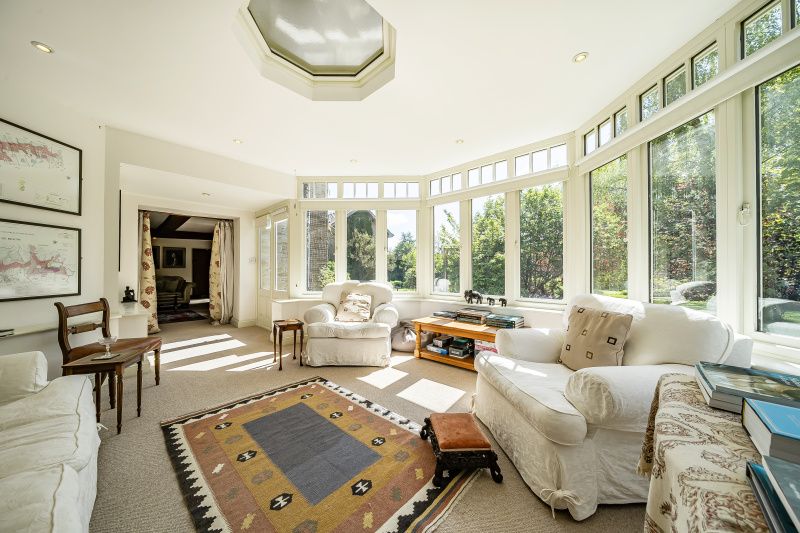 Property photo 3 of 20 Detached Period Family House
