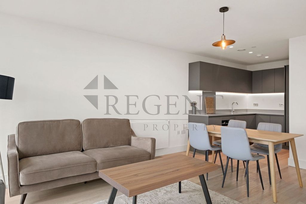 Property photo 3 of 14 Open Plan