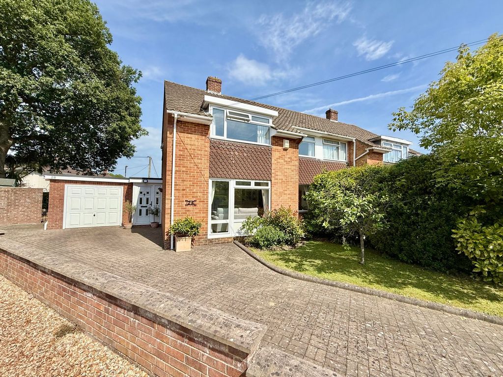 Property photo 3 of 18