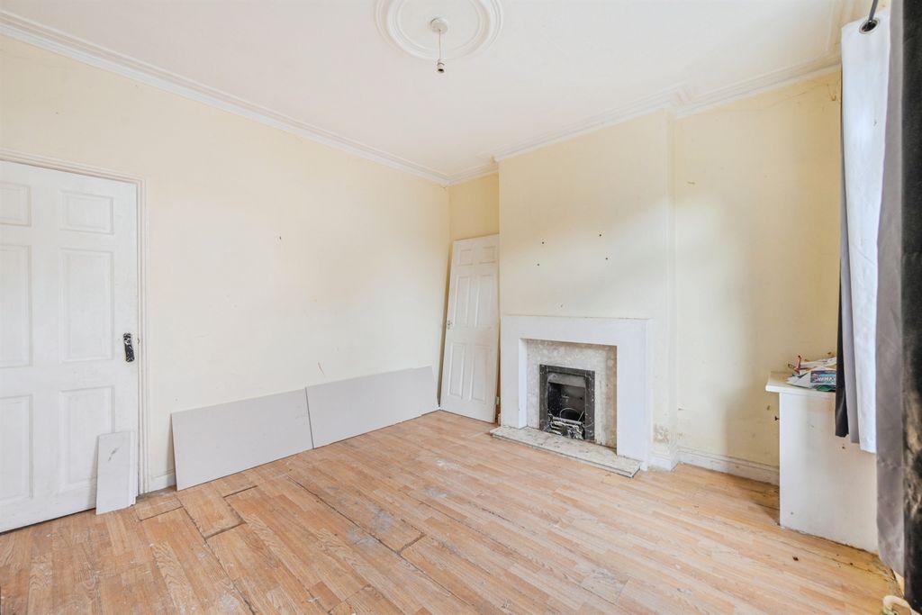 Property photo 3 of 16