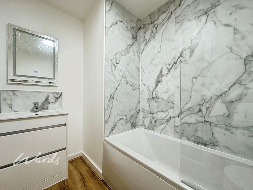 Property photo 3 of 27 Bathroom