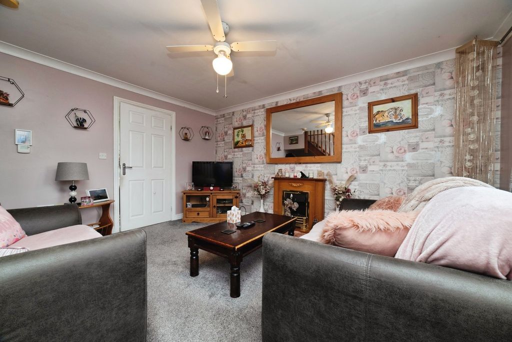 Property photo 3 of 15