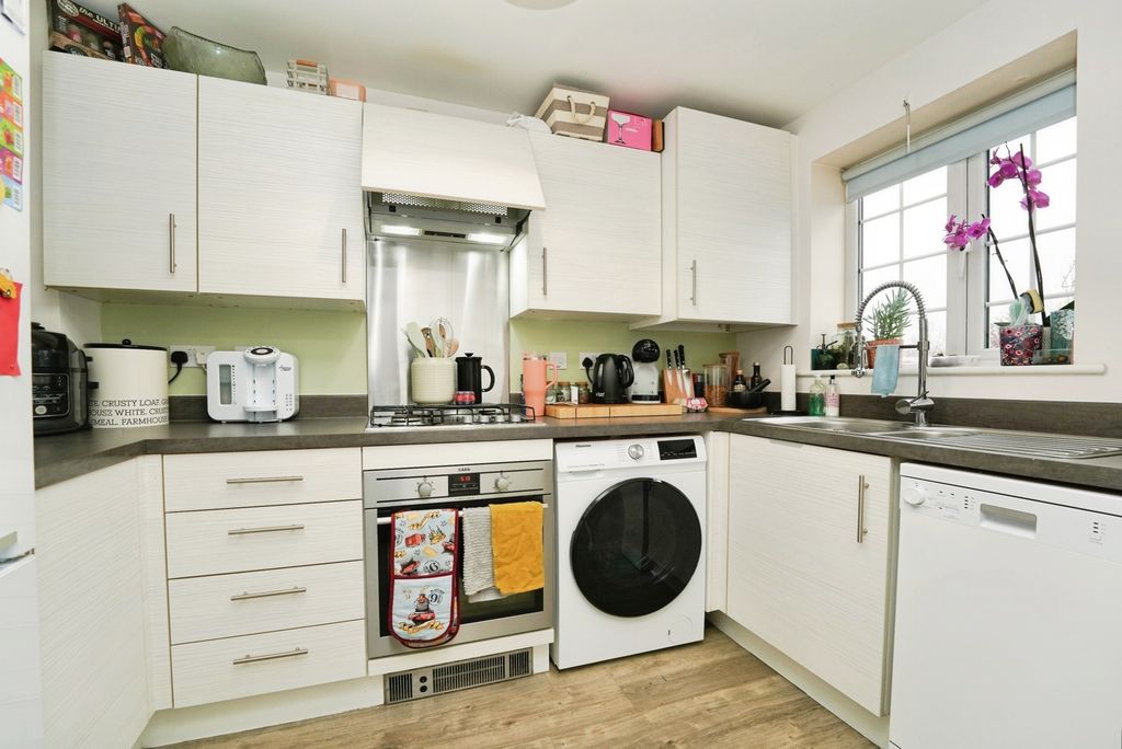 Property photo 2 of 11 Pbox-Img.Jpg