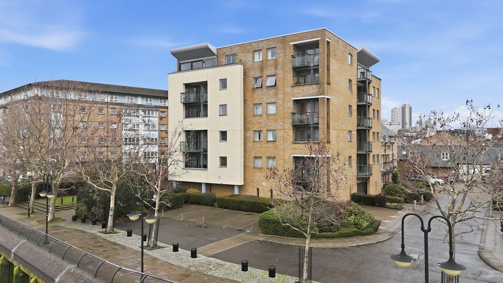 Property photo 1 of 16 Dji_20260123125358_0042_d