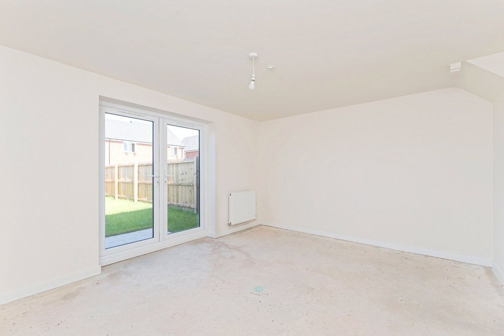 Property photo 3 of 18 Picture No. 02