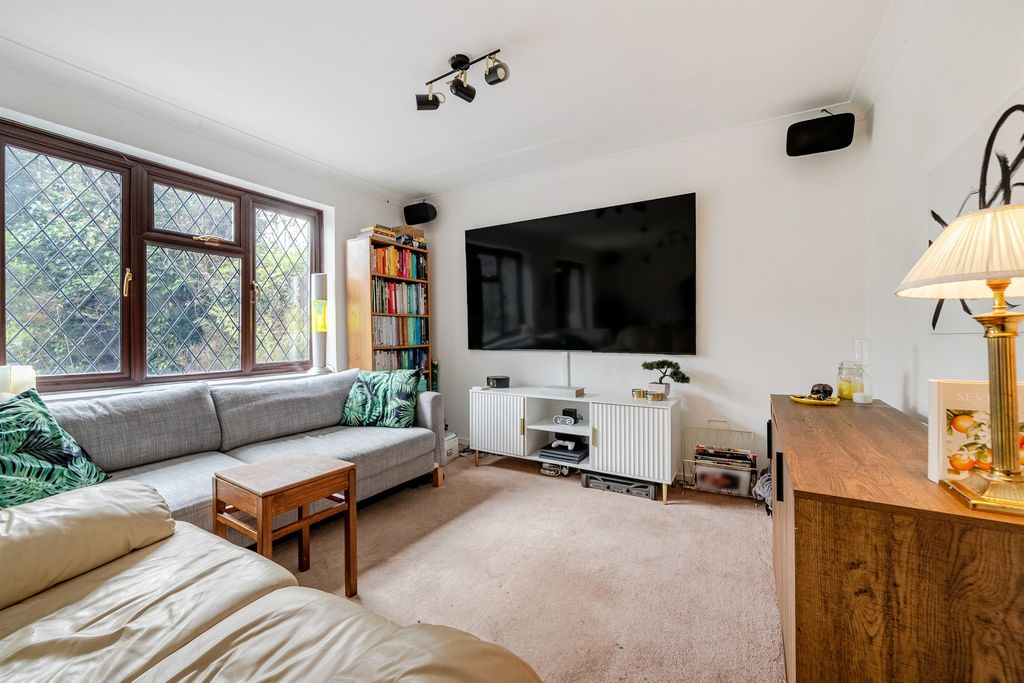 Property photo 3 of 13